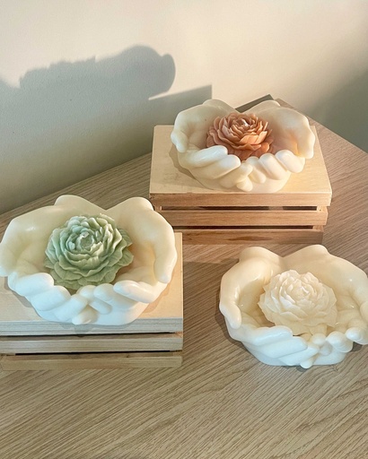 Set of The Hands candle + Small Peony